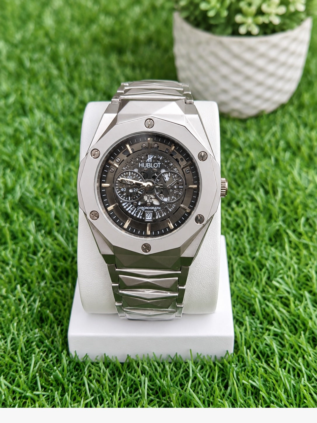 Hublot Geneve Butterfly Lock Chain Watch With Date Display For Men