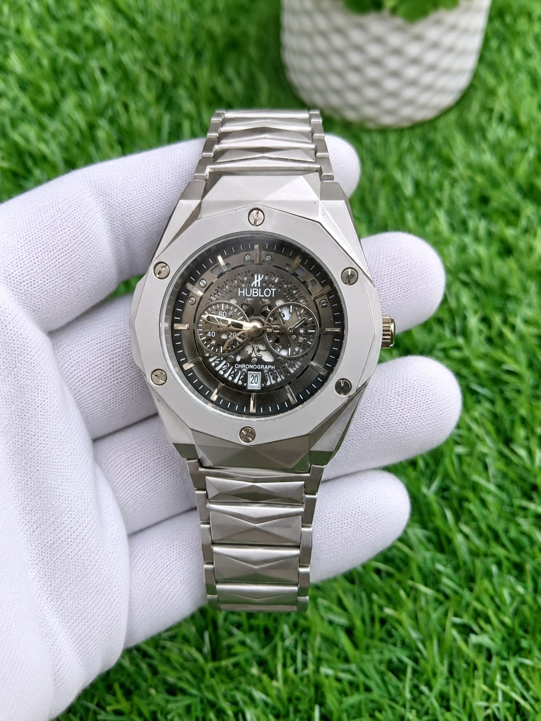 Hublot Geneve Butterfly Lock Chain Watch With Date Display For Men